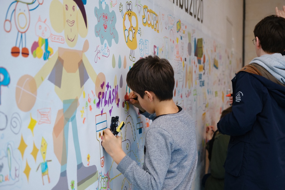 Fresque murale à l'espace Jeunesse